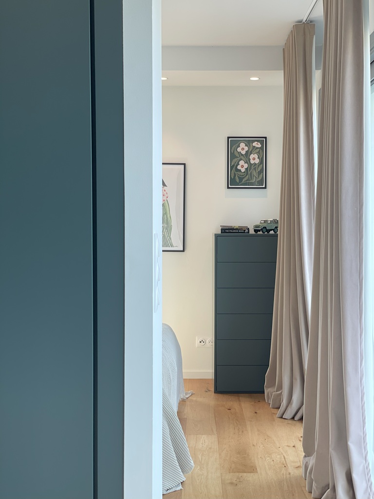 suite parentale dressing chambre ouverte commode semainier decoration