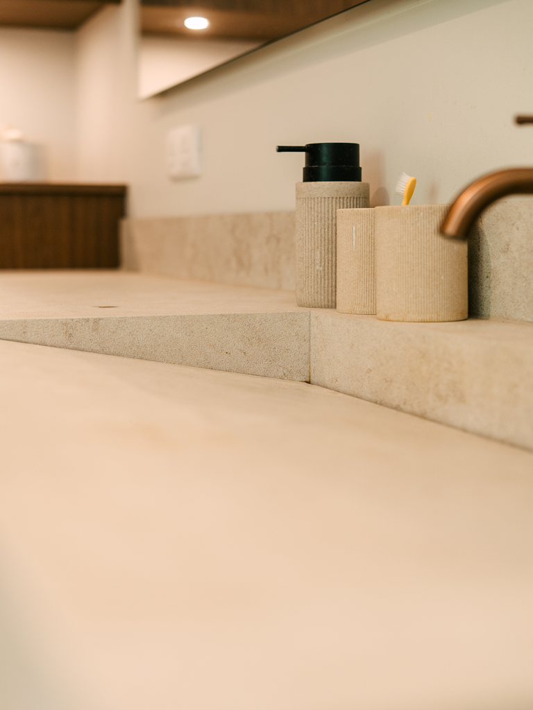 vasque sur mesure en pierre
