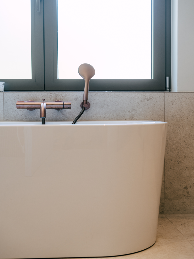 baignoire semi ilôt